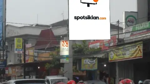 Baliho 6 × 4 m di Jl. Ki Hajar Dewantara (Belakang Kampus UNS Solo), Jawa Tengah