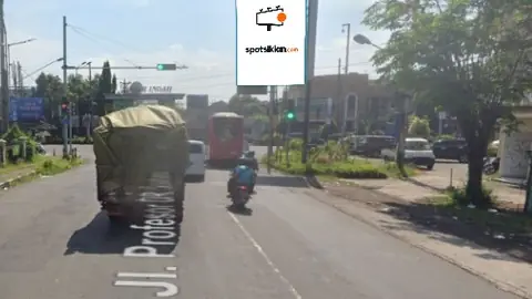 Baliho 5,5 × 3,5 m di Jl. DR. Soeharso (Area Perempatam Fajar Indah), Solo, Jawa Tengah