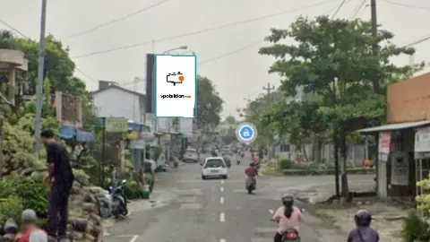 Baliho 6 × 4 m di Jl. Hasanudin (Area Pasar Nongko arah Stasiun Balapan), Solo, Jawa Tengah