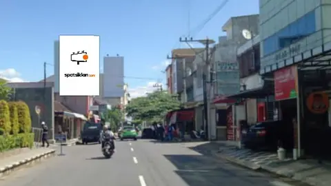 Baliho 6 × 4 m di Jl. Ronggowarsito (Barat Bank Indonesia), Solo, Jawa Tengah