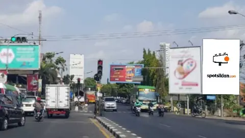 Baliho 6 × 4 m di Jl. S Riyadi (Pertigaan Kleco Arah Pusat Kota Solo), Jawa Tengah