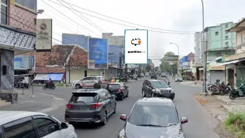 Baliho 4 × 6 m di Jl. Gatot Subroto (Perempatan Notosuman, Arah Mangkunegaran), Solo, Jawa Tengah