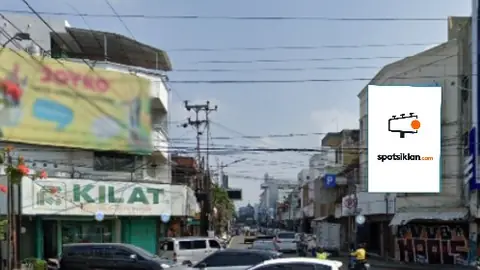 Baliho 4 × 6 m di Jl. Dr. Radjiman (Perempatan Coyudan, Arah Gatot Subroto), Solo, Jawa Tengah