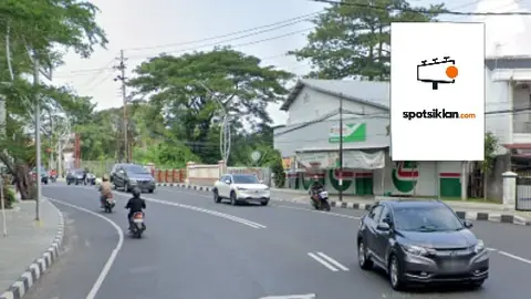 Baliho 4 × 6 m di Jl. Ir Juanda (Arah Puncangsawit, UNS, Karanganyar), Solo, Jawa Tengah