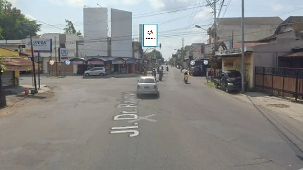 Baliho 4 × 6 m di Jl. Dr Rajiman (Arah Solo), Jawa Tengah