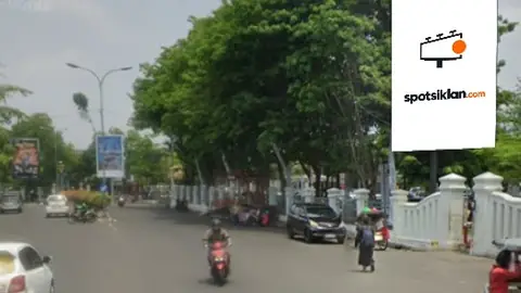 Baliho 4 × 6 m di Jl. Walter Monginsidi (Area Stasiun Solo Balapan, Parkir Area), Jawa Tengah