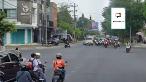 Baliho 4 × 6 m di Jl. Honggowongso (Perempatan Kawatan, Arah Solo Baru), Jawa Tengah