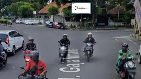 Baliho 2 × 4 m di Jl. Mongisidi (Dari Arah Pertigaan Angkringan Balapan, Surakarta), Solo, Jawa Tengah