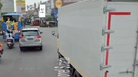 Baliho 2 × 4 m di Jl. Ir Sutami (Tugu Cembengan), Solo, Jawa Tengah