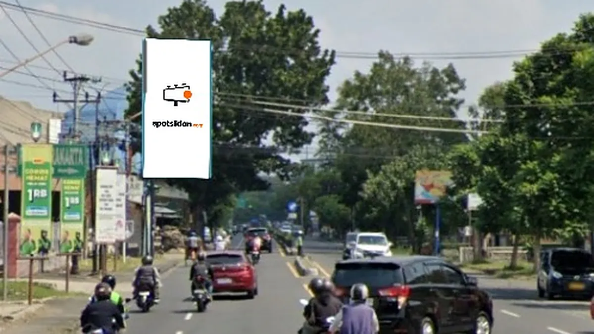 Baliho 3 × 6 m di Jl. A Yani (Hotel Sunan), Solo, Jawa Tengah