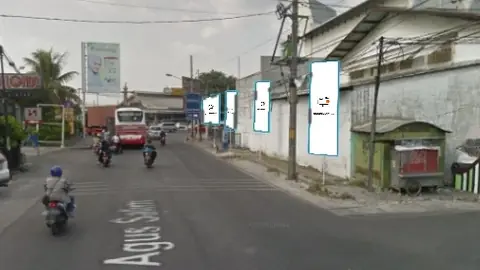 Baliho 3 × 1 m di Jl. Agus Salim (Area Timur Swiss Berlin), Solo, Jawa Tengah