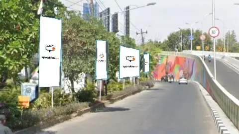 Baliho 3 × 1 m di Jl. MT Haryono (Area depan SMP N 1 Manahan), Solo, Jawa Tengah