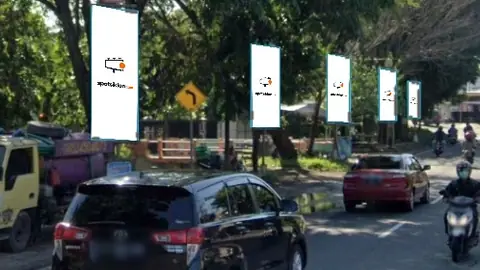 Baliho 3 × 1 m di Jl. Juanda (Area Timur Perempatan Nglipakan), Solo, Jawa Tengah