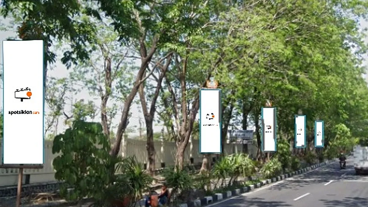 Baliho 3 × 1 m di Jl. Ir Sutami (Area Depan Jurug Dari Arah Timur), Solo, Jawa Tengah