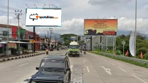 Billboard 10 × 5 m di Jl. Prabu Gajah Agung Alun-alun (Exit Tol Sumedang, Majalengka - Alun alun Sumedang), Jawa Barat