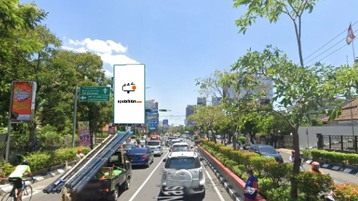 Billboard 8 × 4 m di Jl. Pandanaran (Area Seberang Bank Mega Semarang), Jawa Tengah