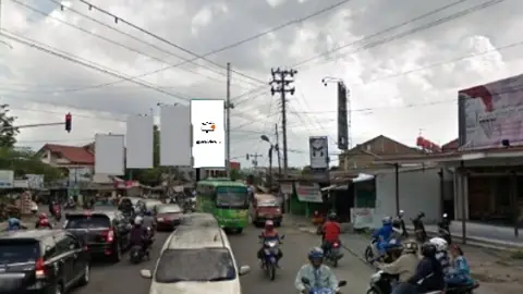 Billboard 10 × 5 m di Jl. Sambiroto Raya (Area Pertigaan Kedungmundu), Semarang, Jawa Tengah
