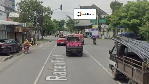 Billboard 4 × 8 m di Jl. MT Haryono (Perempatan Ronggowarsito), Semarang, Jawa Tengah