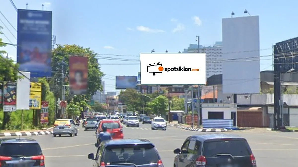 Billboard 5 × 10 m di Jl. Brigjend Katamso (perempatan Milo), Semarang, Jawa Tengah