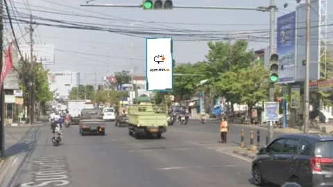Billboard 10 × 5 m di Jl. Majapahit (Pertigaan Fatmawati-Pedurungan), Semarang, Jawa Tengah