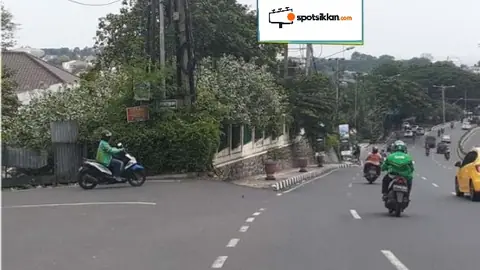 Billboard 6 × 16 m di Jl. Teuku Umar Semarang-Pertigaan Telaga Bodas Kaliwiru (Arah Pandang dari Jogja Solo ke arah Kota Semarang), Jawa Tengah