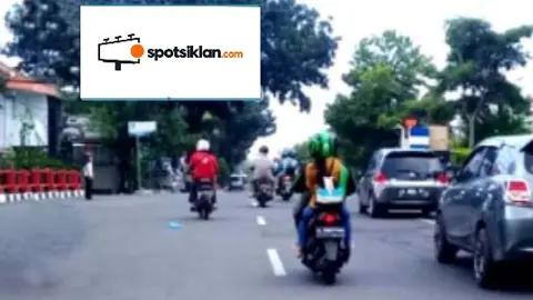 Billboard 10 × 5 m di Jl. Jenderal Sudirman (Dekat Kantor Perwakilan Bursa Efek Indonesia Jawa Tengah), Semarang