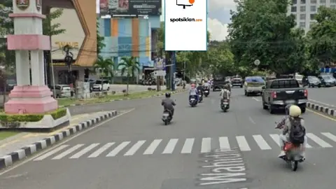 Billboard 5 × 10 m di Jl. Dokter Wahidin (Pertigaan Kaliwiru Kota Semarang), Jawa Tengah