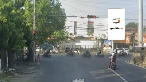 Billboard 8 × 4 m di Jl. Brigjen Sudiarto (Menuju Pertigaan Majapahit), Semarang, Jawa Tengah