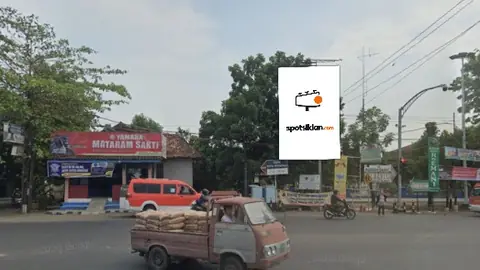 Baliho 6 × 4 m di Jl. Majapahit (Area Pertigaan Pucanggading), Semarang, Jawa Tengah