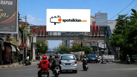 JPO 6 × 12 m di Jl. Pemuda, Johor, depan hotel Puri Dibyo, Semarang (View Dari Timur), Jawa Tengah