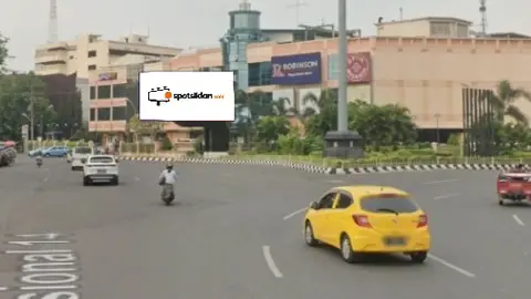 Videotron 5 × 10 m di Jl. Gajah Mada (Area Bundaran Simpang Lima Semarang), Jawa Tengah