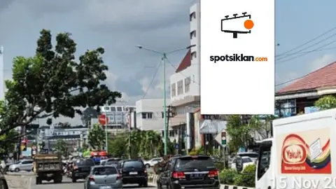 Billboard 5 × 10 m di Jl. A. Yani (Arah Pasar Segiri Samarinda), Kalimantan Timur