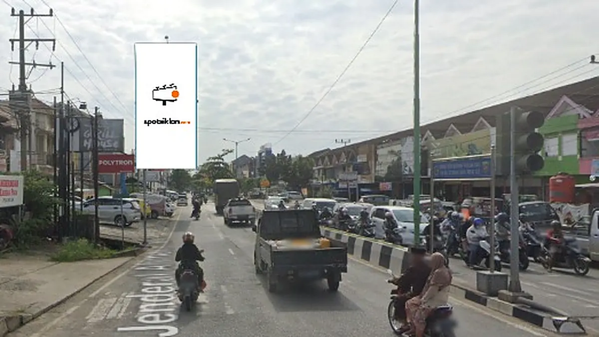Billboard 5 × 10 m di Jl. Hassan Basri (Area Simpang 4 Jalan S Parman), Samarinda, Kalimantan Timur