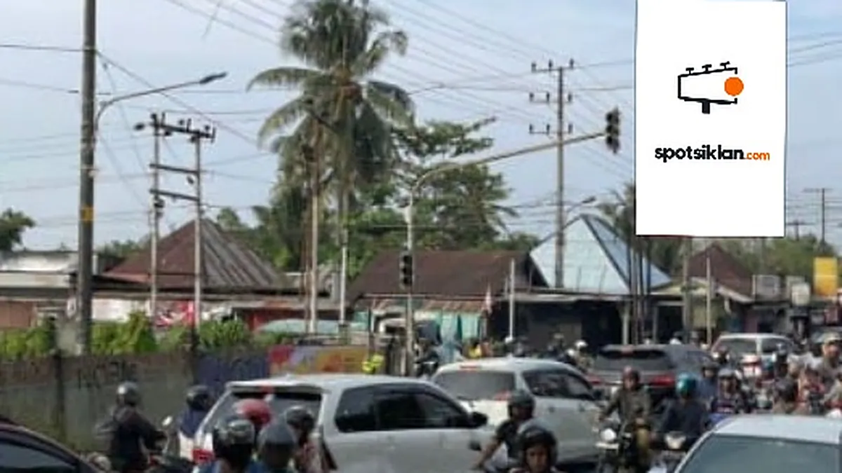Baliho 6 × 4 m di Jl. Ulin (Area Samping 3Meranti, Arah Pasae Kedondong Baru), Samarinda, Kalimantan Timur