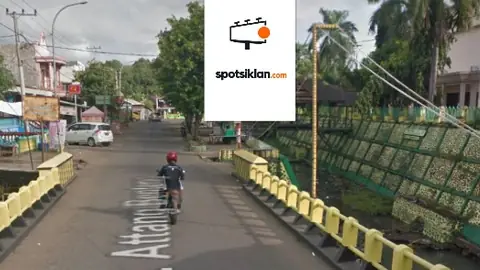 Baliho 4 × 6 m di Jl. Attang Benteng (Arah Pusar Pertokoan, Taman Kalong Kota Watansoppeng), Sulawesi Selatan