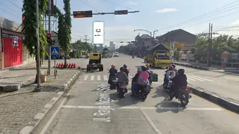 Billboard 4 × 8 m di Jl. Raya Solo-Sragen (Pertigaan Pungkruk), Jawa Tengah