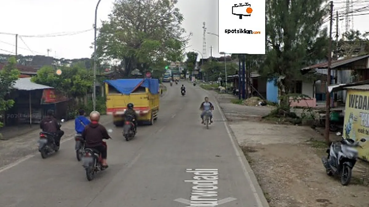 Baliho 6 × 4 m di Jl. Solo - Purwodadi (Jalur Solo - Purwodadi), Sragen, Jawa Tengah