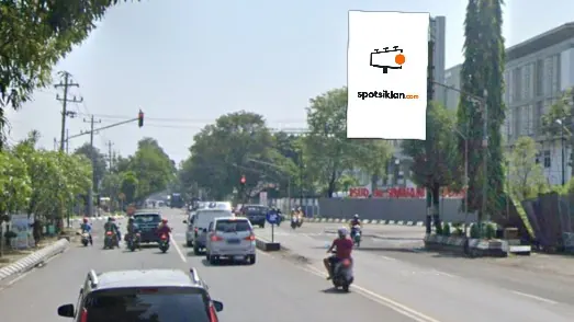 Baliho 6 × 4 m di Jl. Sukowati (Depan SPBU Barat Sragen Jateng), Jawa Tengah