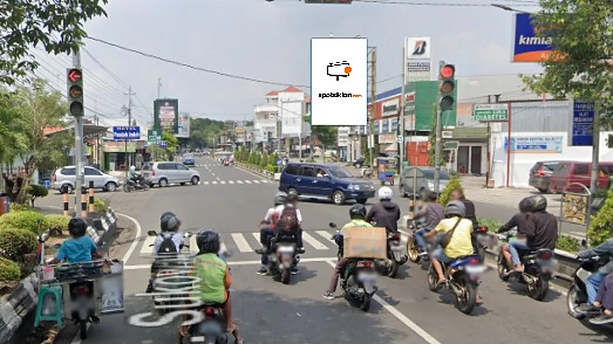 Baliho 6 × 4 m di Jl. Maospati-Solo (Area Bangjo Adipura (Terminal Lama)), Sragen, Jawa Tengah