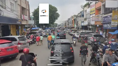 Billboard 10 × 5 m di Jl. Maulana Hasanudin (dari Alun-alun Kota Serang menuju Serang Barat), Banten