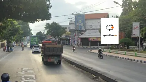 Baliho 4 × 6 m di Jl. A Yani (Depan Taman Kota Alun Alun), Situbondo, Jawa Timur