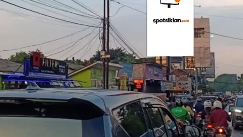 Billboard 5 × 10 m di Jl. Raya Legok - Karawaci (dari Legok menuju Loppo Mall Karawaci), Kabupaten Tangerang, Banten