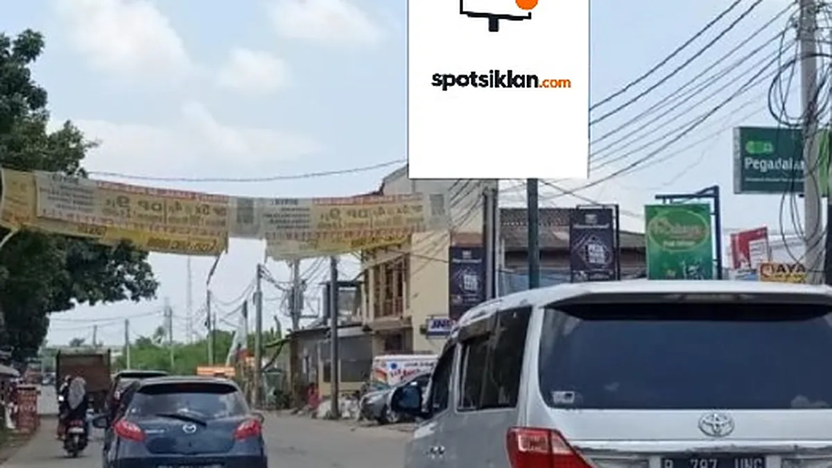 Baliho 4 × 6 m di Jl. Ps. Kemis - Cikupa (dari Rajek menuju Pasar Kemis), Kabupaten Tangerang, Banten