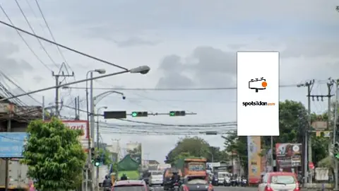 Billboard 8 × 4 m di Jl. Dr. Ir. Soekarno (Menuju Denpasar Dari Arah Denpasar), Tabanan, Bali