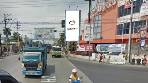 Billboard 8 × 4 m di Jl. Kapten Sudibyo (Area Perempatan Dekat Cinepolis Pacific Mall Tegal), Jawa Tengah