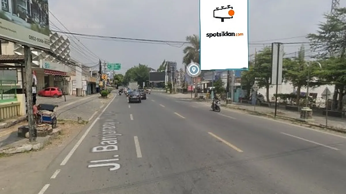Billboard 5 × 10 m di Jl. Jenderal Ahmad Yani (Taman Rakyat Slawi), Kabupaten Tegal, Jawa Tengah