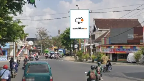 Baliho 6 × 4 m di Jl. Dr Sutomo (Area Perempatan Gleduk, Dari Tulungagung), Jawa Timur