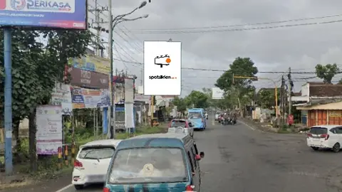 Baliho 6 × 4 m di Jl. Kertosono - Tulungagung (Arah Kota, Area Pertigaan Ngujang 1 Tulungagung), Jawa Timur