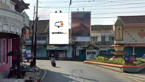 Baliho 6 × 4 m di Jl. Diponegoro (Pertigaan Pasar Parakan 2), Temanggung, Jawa Tengah