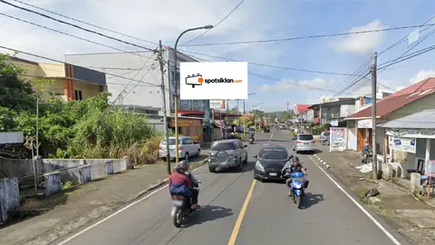 Billboard 4 × 8 m di Jl. Babe Palar (Side B) view Menuju Multimart, Kota Tomohon, Sulawesi Utara
